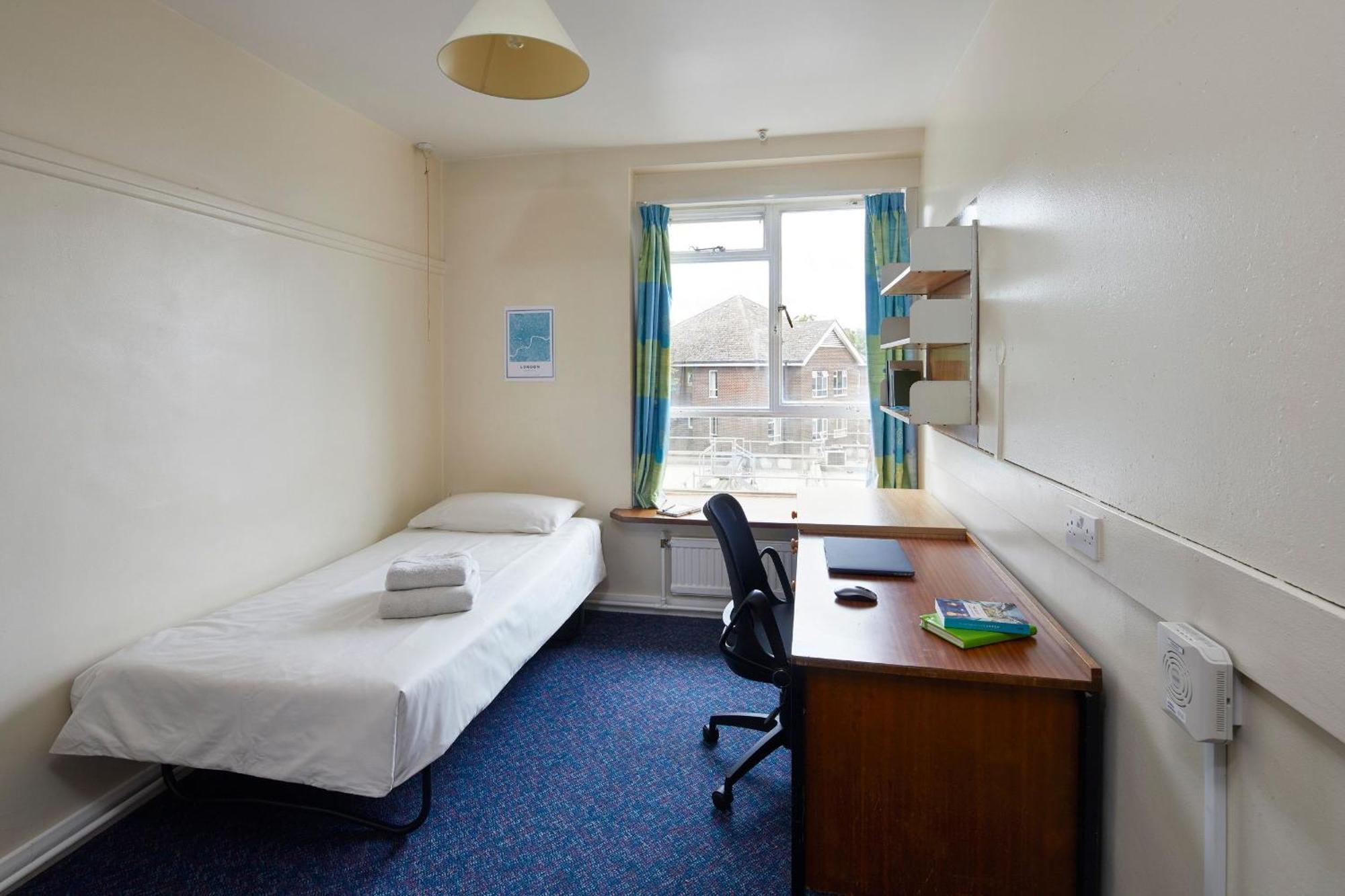 Ifor Evans Hall, Camden Лондон Экстерьер фото